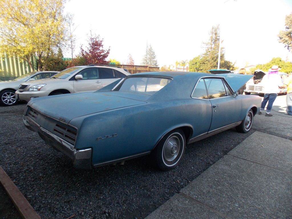 VINTAGE VEHICLES 904 Vallejo Avenue, Novato, California * 415892